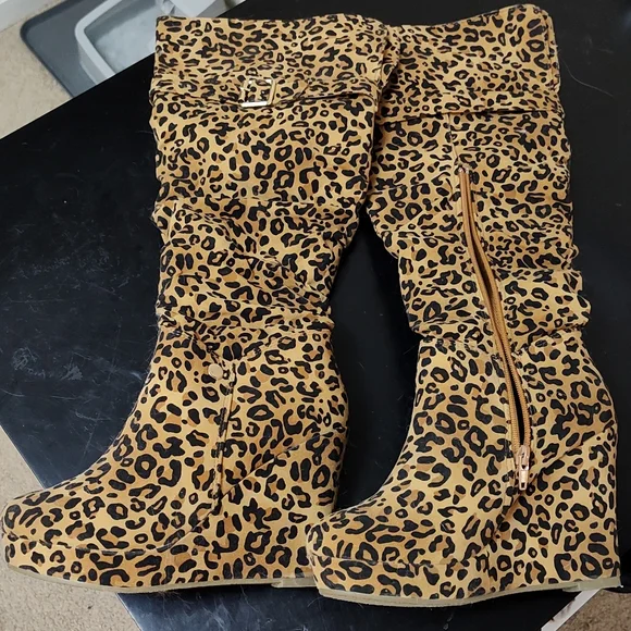 Ami Clubwear animal print tall wedge platform boots - Picture 5 of 7